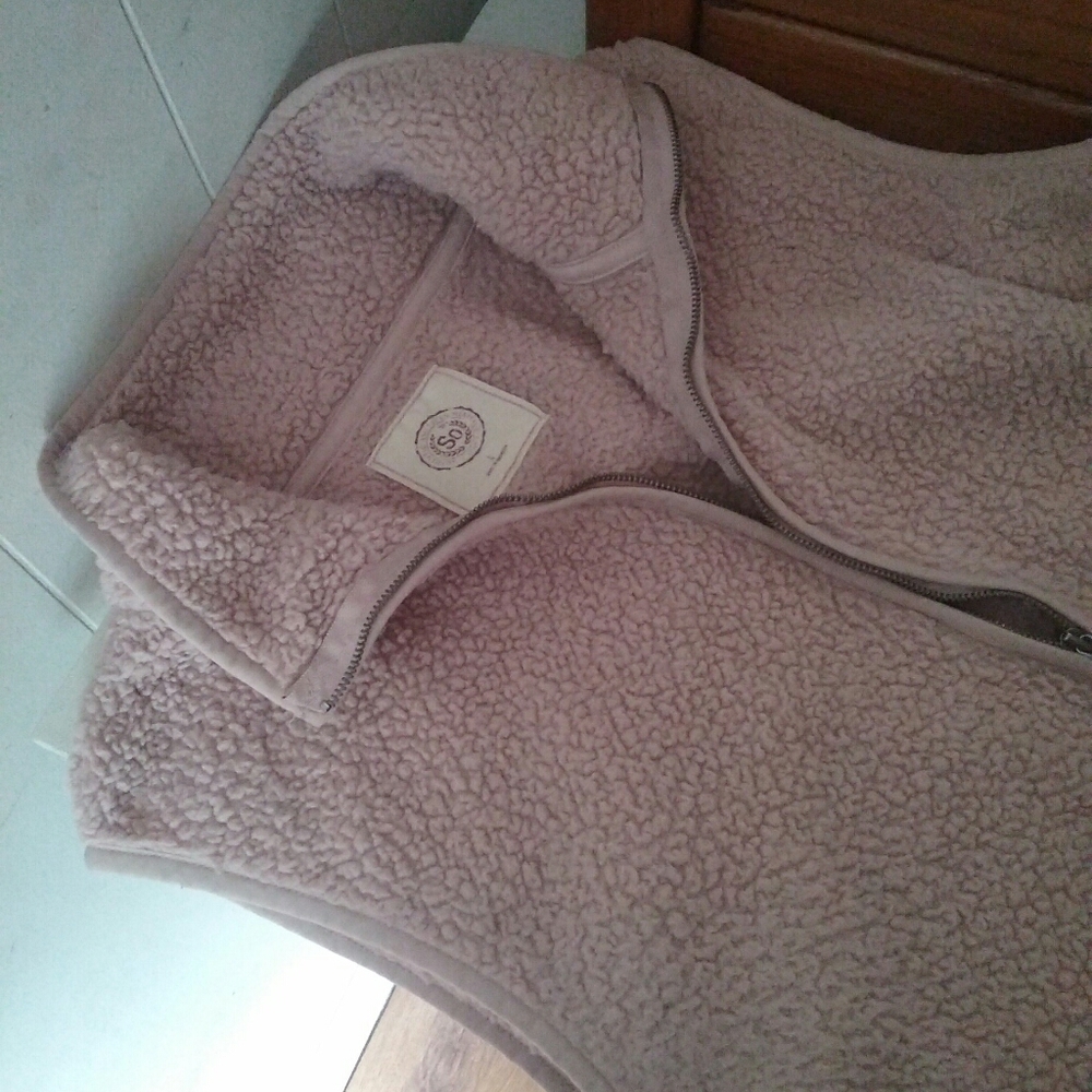Sleveless Jacket